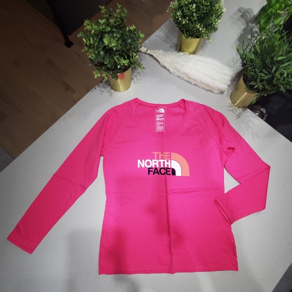 NWOT THE NORTH FACE Parfait t-shirt neuf à manches longues à gros logo rose vif - Picture 2 of 6